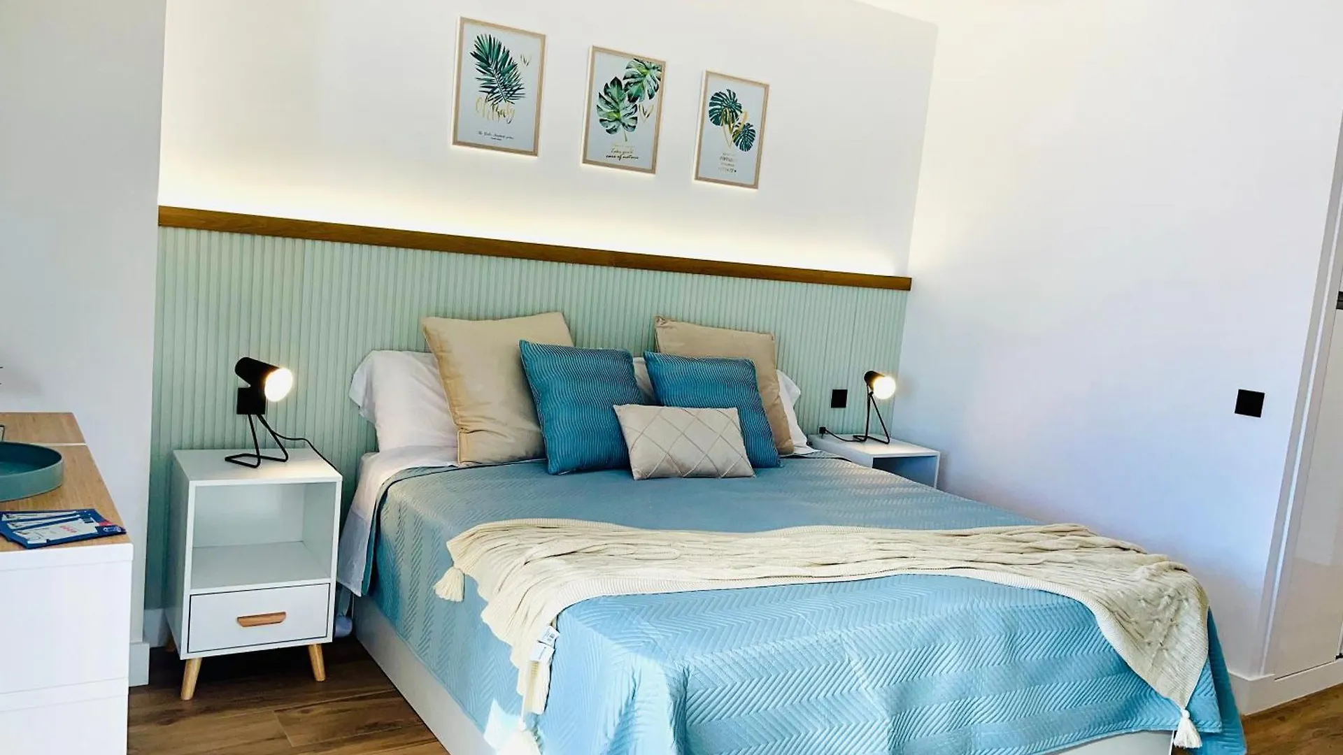 Beautiful Brand New Study 24-Hour Reception Apartment Benalmadena Spain